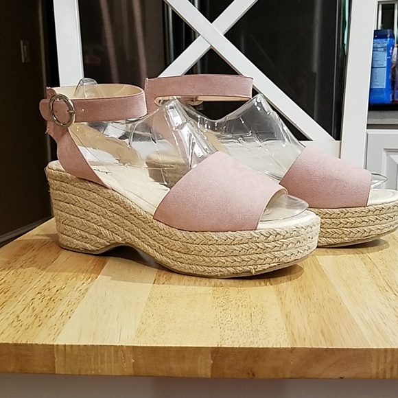 Blush rose wedges - Picture 1 of 3